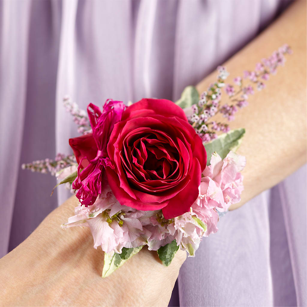 Rose Charm Corsage – SADIE'S FLOWER SHOP, Rayne LA