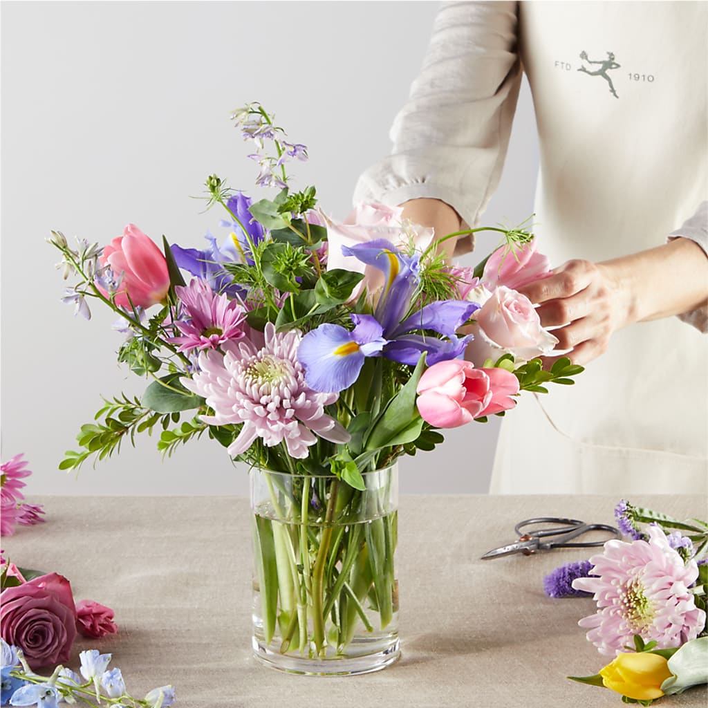 Pastel Tradition - A Florist Original – SADIE'S FLOWER SHOP, Rayne LA