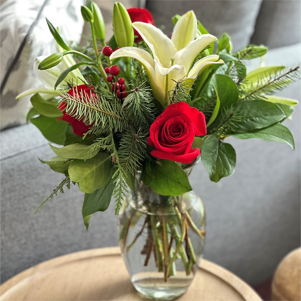 Sparkling Snowflakes Bouquet – SADIE'S FLOWER SHOP, Rayne LA